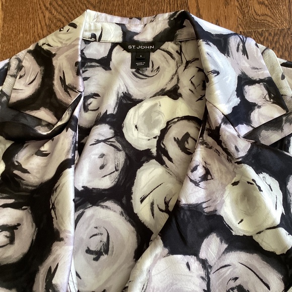 St. John Silk Sleeveless Deep V-neck Surplice Ruffled Collar Blouse Top Sz S - Picture 11 of 11